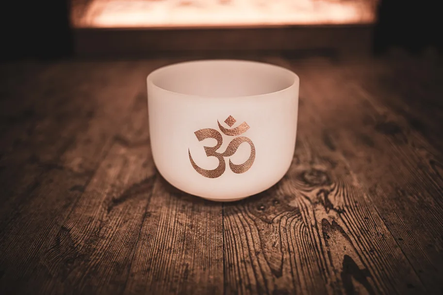 Crystal Singing Bowl - 8" - Note C# - OM