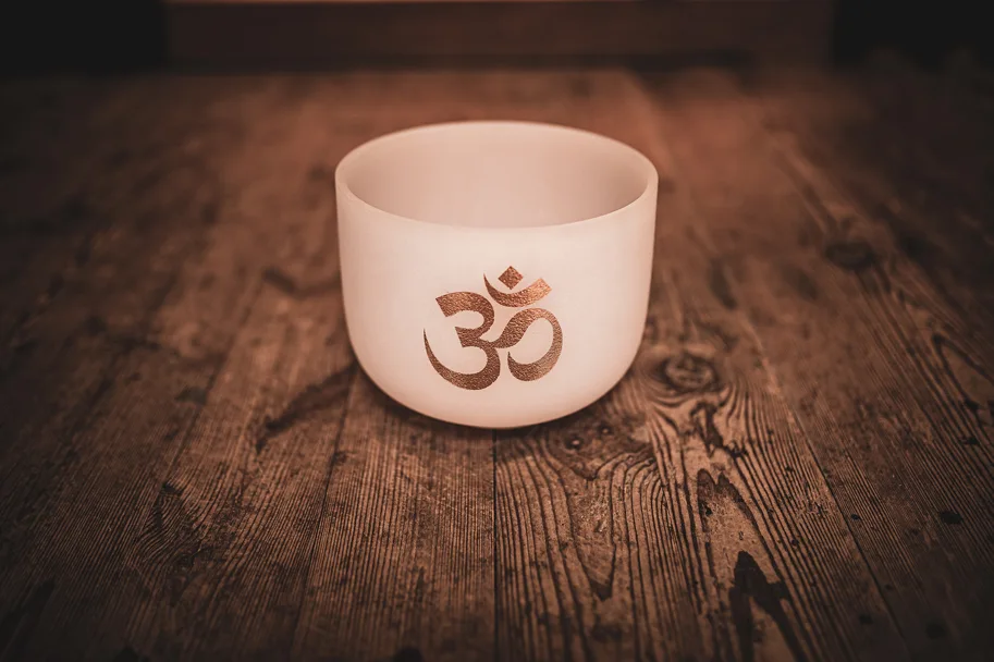 Crystal Singing Bowl - 8" - Note C# - OM