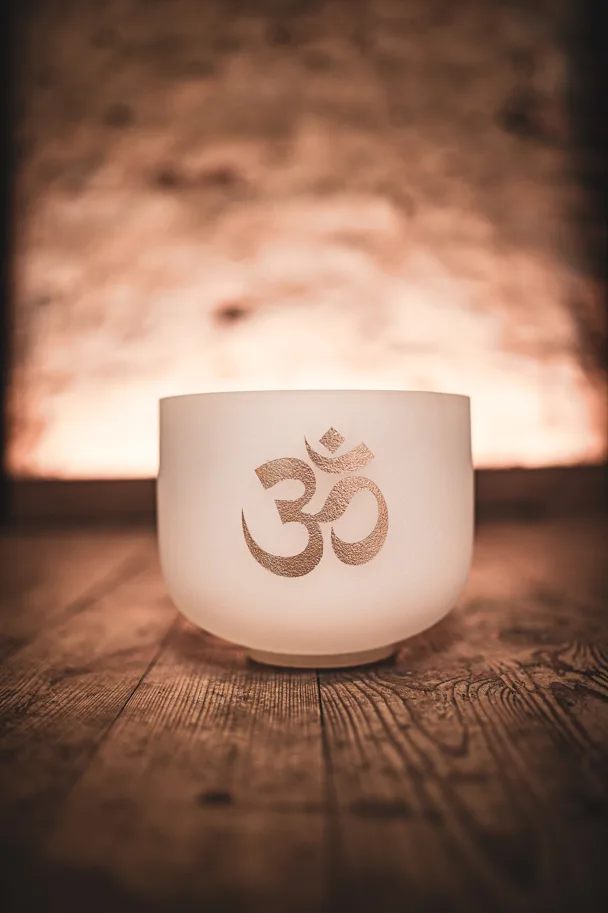Crystal Singing Bowl - 8" - Note C# - OM