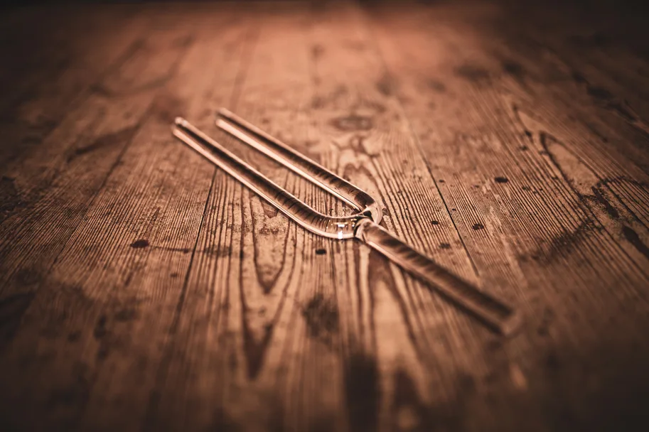 Crystal Tuning Fork - Note F - 20 mm