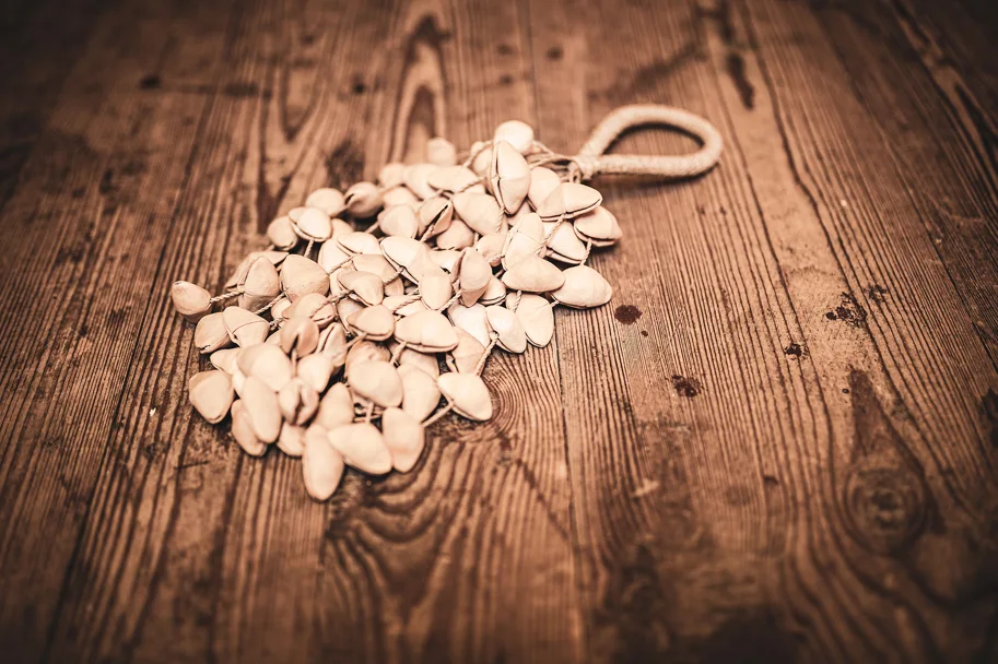 Kenari Shaker - large