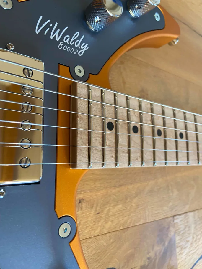 E-Gitarre ViWaldy Ben Orange/Grau