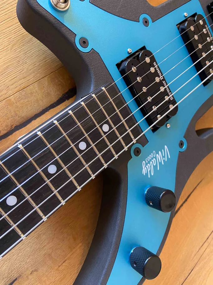 E-Gitarre ViWaldy Charley Schwarz/Blau