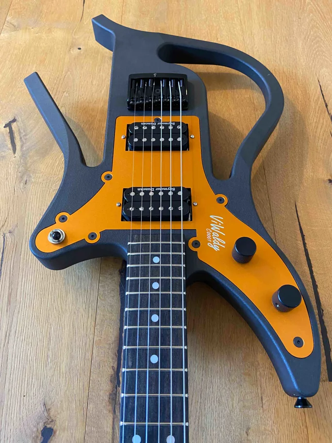 E-Gitarre ViWaldy Charley Schwarz/Orange