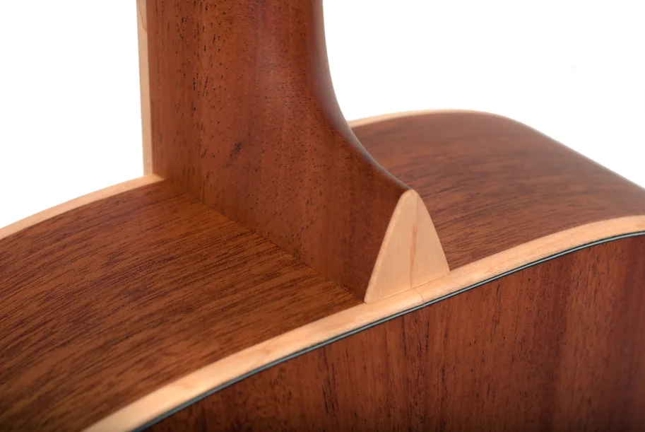 LARRIVÉE Westerngitarre, 03 Mahogany Serie, OM-03E, Orchestra body