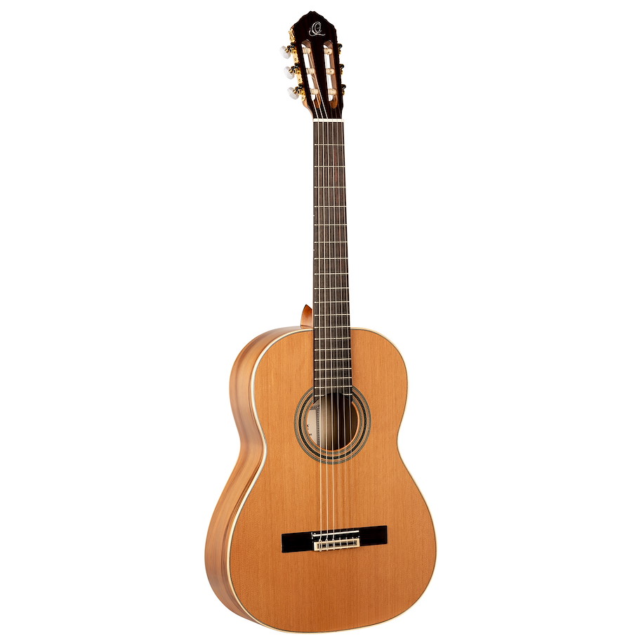 ORTEGA Traditional Series 4/4 Nylon String Guitar 6-String + Pro Gigbag