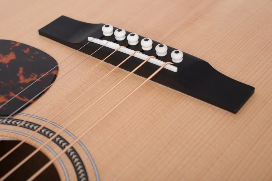 LARRIVÉE Westerngitarre, 03 Mahogany Serie, OMV-03E, Orchestra Body mit Cutaway