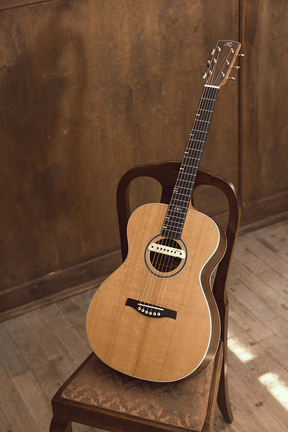 Little Lady LL-14 Black Walnut