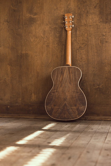 Little Lady LL-14 Black Walnut