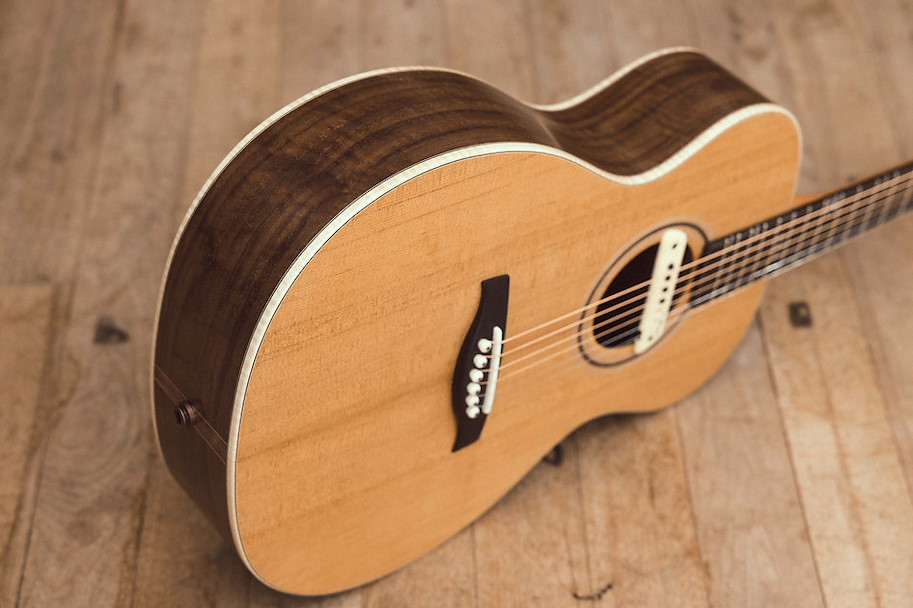 Little Lady LL-14 Black Walnut
