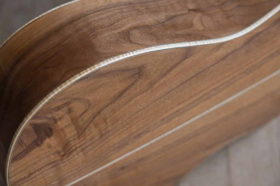 LR Baritone Walnut / Moon Spruce