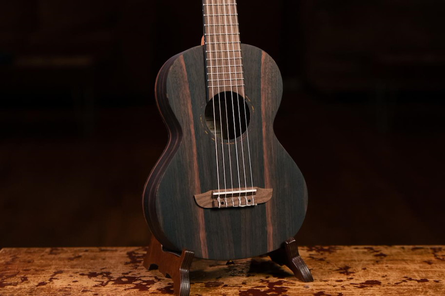 Guitarlele - Full Ebony