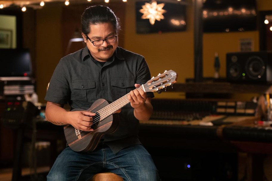 Guitarlele - Full Ebony
