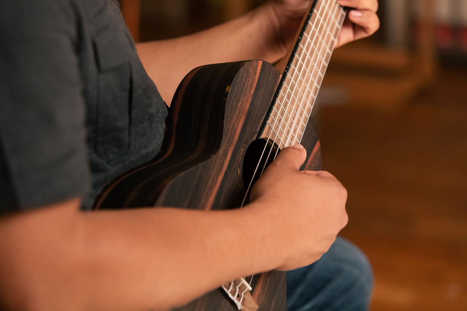 Guitarlele - Full Ebony