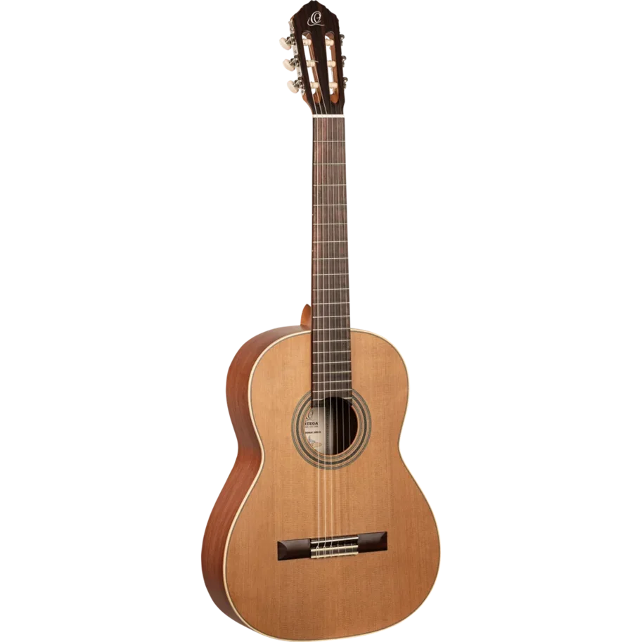 ORTEGA Traditional Series 4/4 Konzertgitarre  6-String + Pro Gigbag