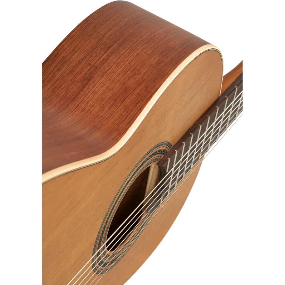 ORTEGA Traditional Series 4/4 Konzertgitarre  6-String + Pro Gigbag
