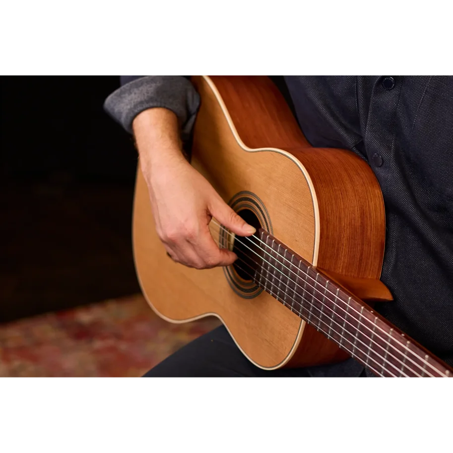 ORTEGA Traditional Series 4/4 Konzertgitarre  6-String + Pro Gigbag
