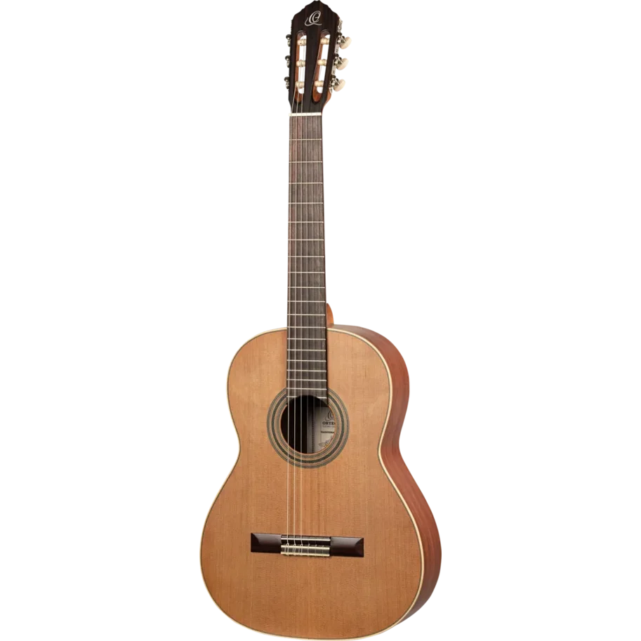 ORTEGA Traditional Series 4/4 Konzertgitarre  6-String + Pro Gigbag