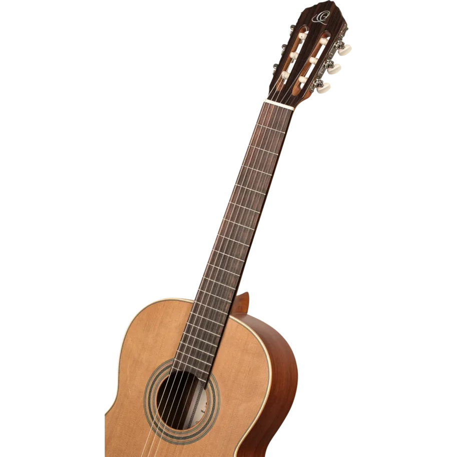 ORTEGA Traditional Series 4/4 Konzertgitarre  6-String + Pro Gigbag