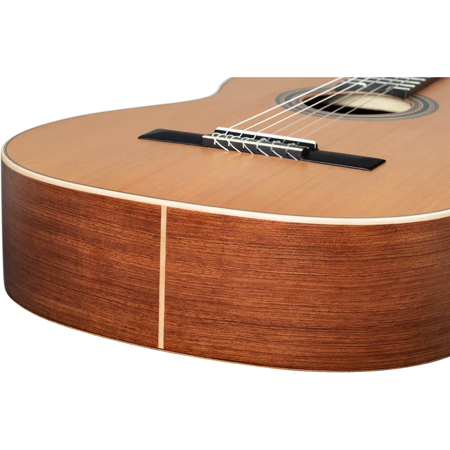 ORTEGA Traditional Series 4/4 Größe Konzertgitarre 6-String - Satin + Pro Gigbag