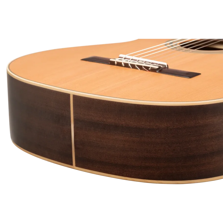 ORTEGA Traditional Series 4/4 Konzertgitarre 6-String + Pro Gigbag