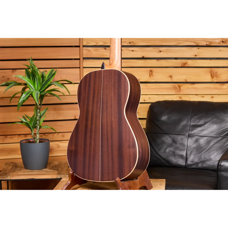 ORTEGA Traditional Series 4/4 Konzertgitarre 6-String + Pro Gigbag