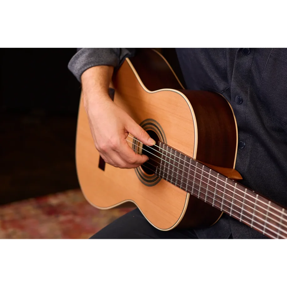 ORTEGA Traditional Series 4/4 Konzertgitarre 6-String + Pro Gigbag
