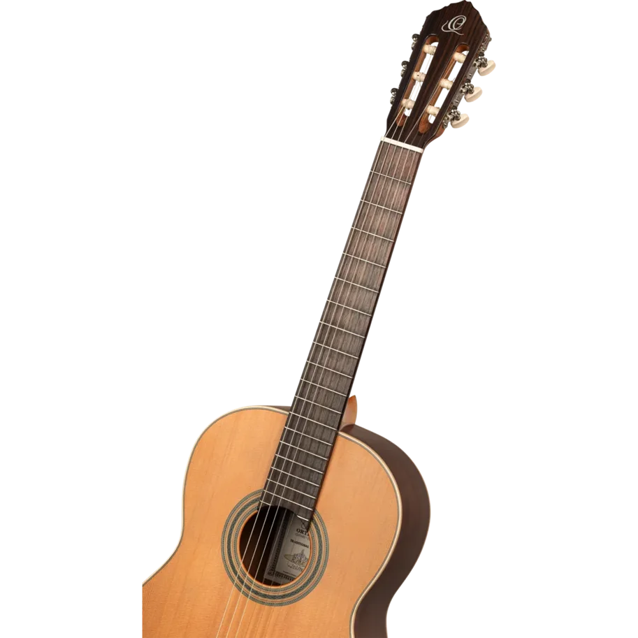 ORTEGA Traditional Series 4/4 Konzertgitarre 6-String + Pro Gigbag