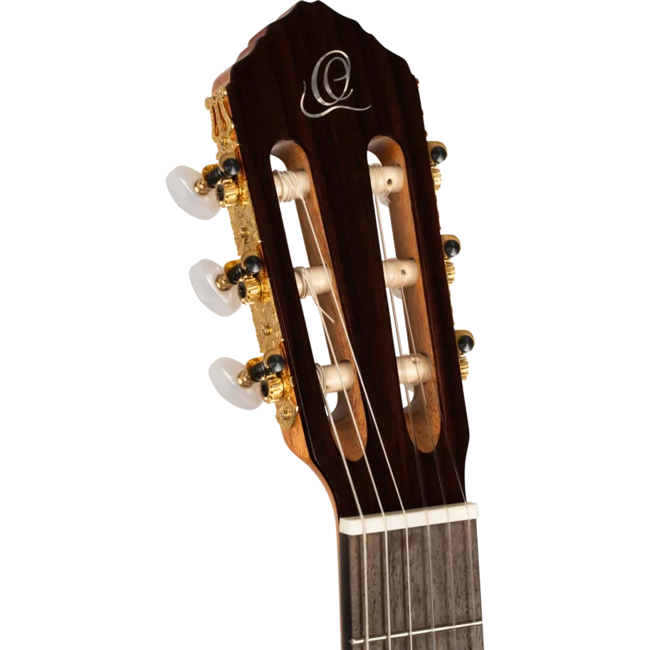 ORTEGA Traditional Series 4/4 Nylon String Guitar 6-String + Pro Gigbag