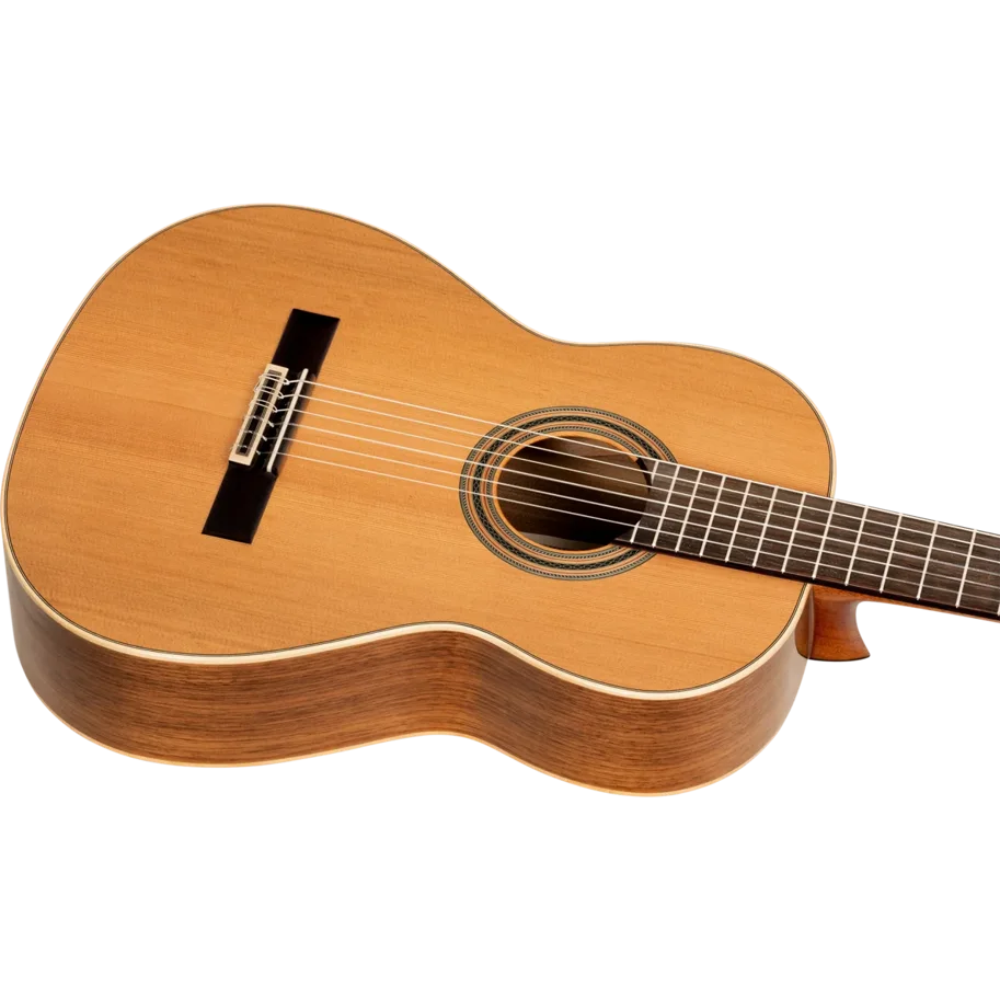 ORTEGA Traditional Series 4/4 Konzertgitarre 6-String + Pro Gigbag