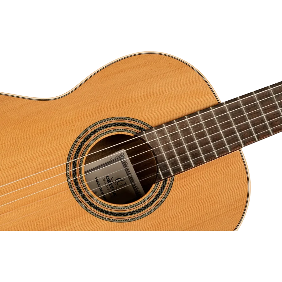 ORTEGA Traditional Series 4/4 Konzertgitarre 6-String + Pro Gigbag